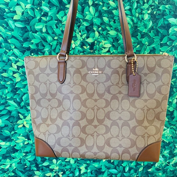 COACH (F29208) SIGNATURE COATED CANVAS ZIP TOP - Picture 5 of 8